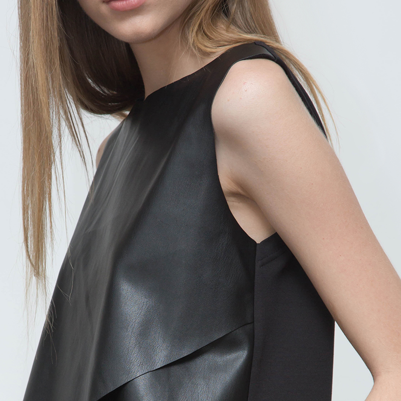 Black T-shirt - obrazek 2