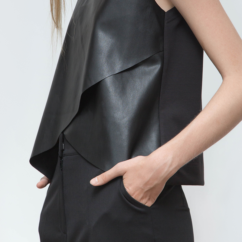 Black T-shirt - obrazek 4